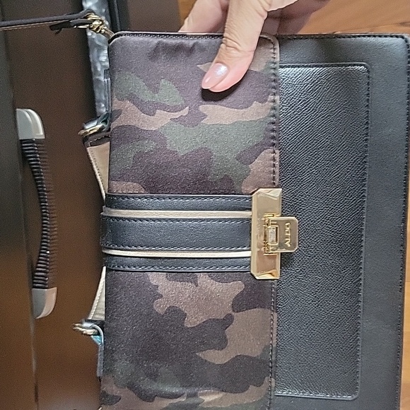 ☆Last REDUCTION☆ Super cute Aldo.Camo purse - Picture 1 of 9
